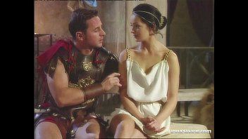 play Film porno con un re e una regina filmati mentre fanno sesso