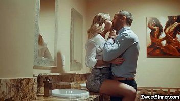 play Film xxx 2022 bionda che fa sesso in cucina