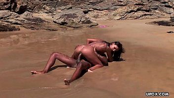 play The tattooed whore on the desk gives a blowjob and has sex with the boss who has his hands in plaster
