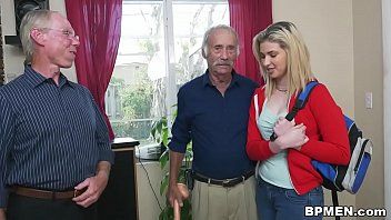 play blondine uit Craiova debuteert in xxx en seks met zwarten