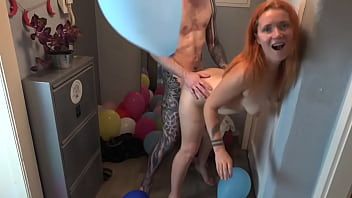 play Doigts dans la chatte collante et très chaude