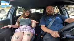 play لاتينا آري لول تأخذ جولة في بوينس آيرس وتحصل على سرج