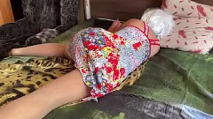 play Big Ass Step-Mom exige une action anale et donne une salutation sexy