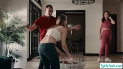 play نائب الرئيس الشقراء الجديرة بالفتاة العاجية