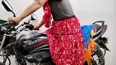 play Trío indio caliente con sesión de sexo al aire libre con una gran polla y un coño peludo