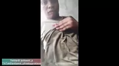 play Sugarboy dostrzega mokrą cipkę Anity i nie może się powstrzymać przed palcowaniem jej cipki podczas ruchania jej cycków